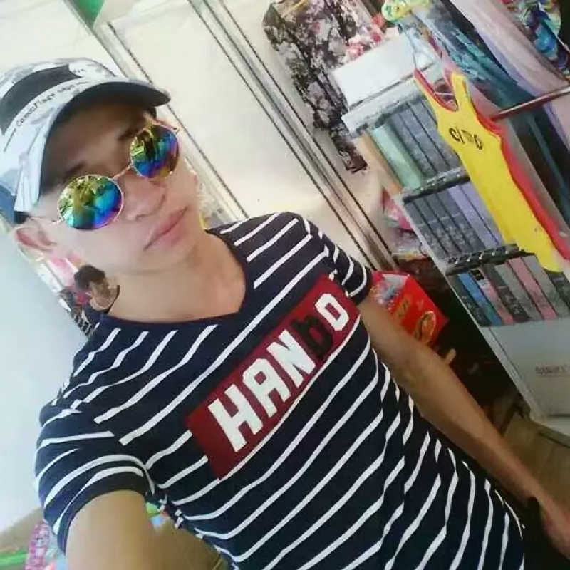 邱利平的第二张照片--石狮闪婚服务中心